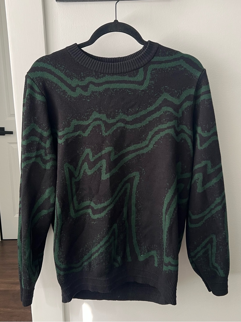 BMW Black & Dark Green Abstract Patterned Graphic Sweater